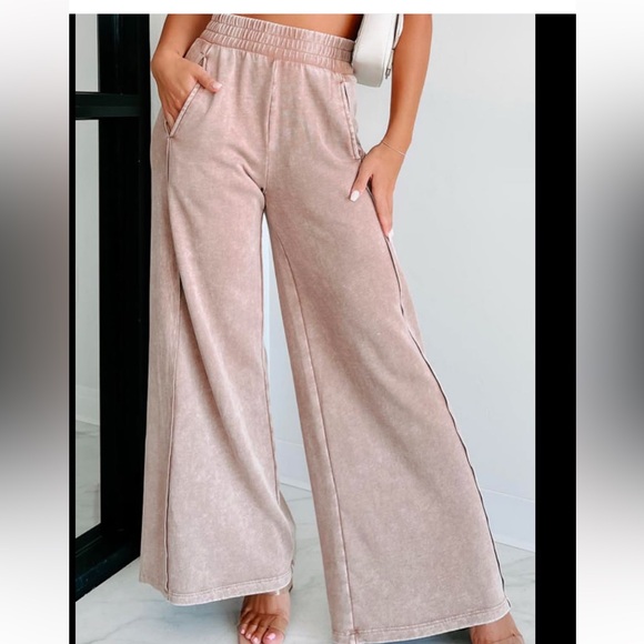 Jessi Mineral Wash Smocked Waist Wide Leg Pants size medium - Picture 6 of 7